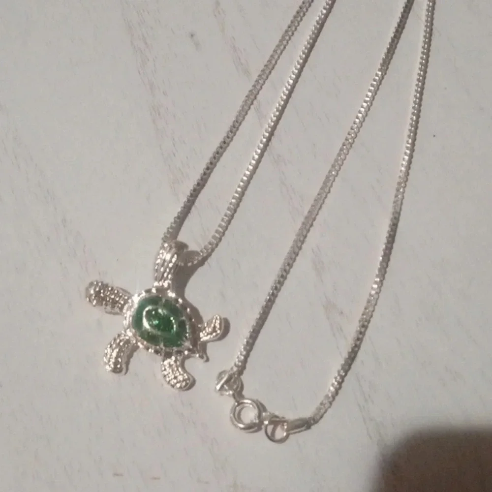 Turtle necklace silver tone NEW‎